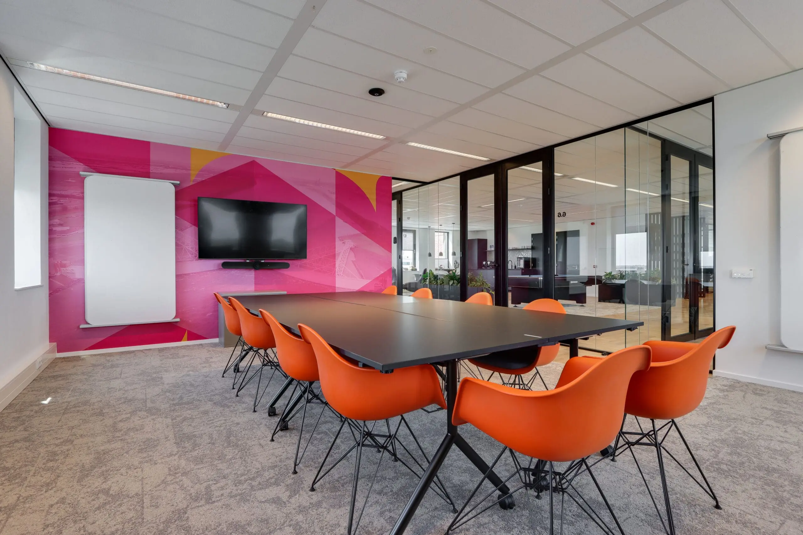 Dutch Process Innovators kantoorontwerp vergaderruimte inrichting