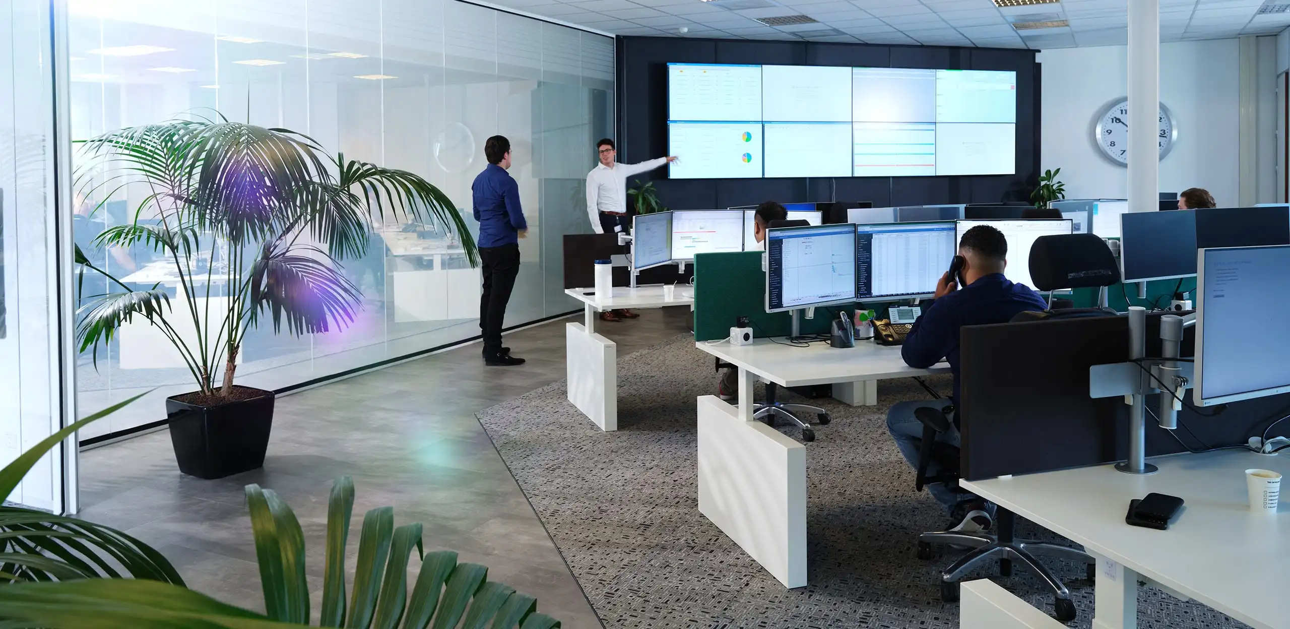Thales kantoorinrichting soc noc